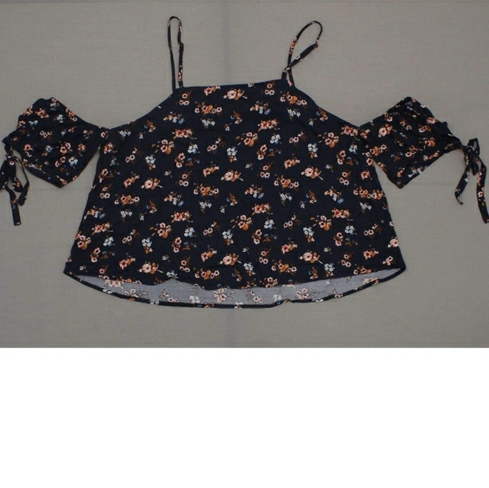 NWOT Women's Off Shoulder Strap Crop Top Blouse - Picture 3 of 4